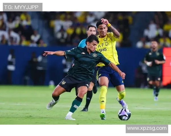 巴萨官方宣布C罗加盟，引起球迷热议